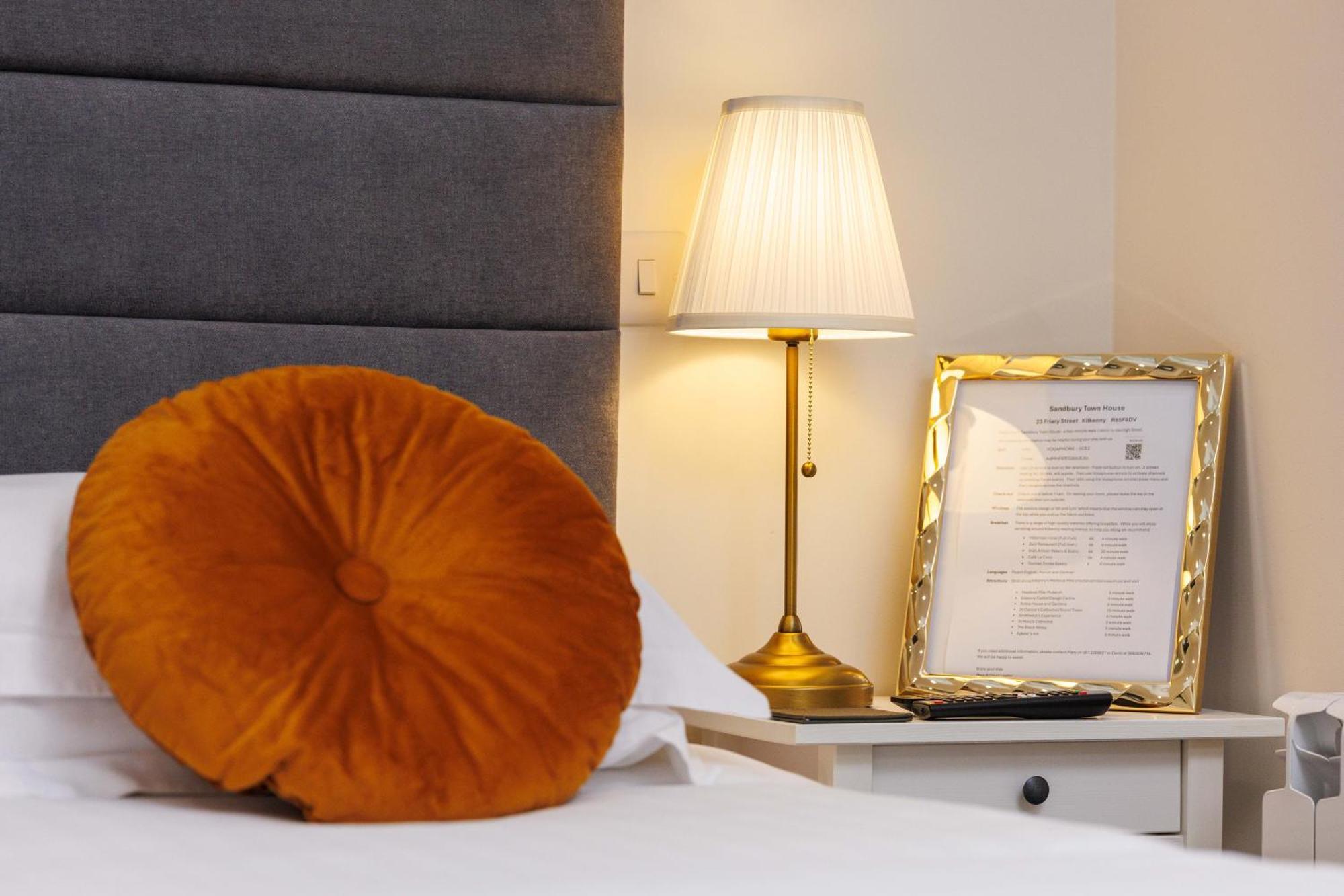 Sandbury Town House Kilkenny Esterno foto